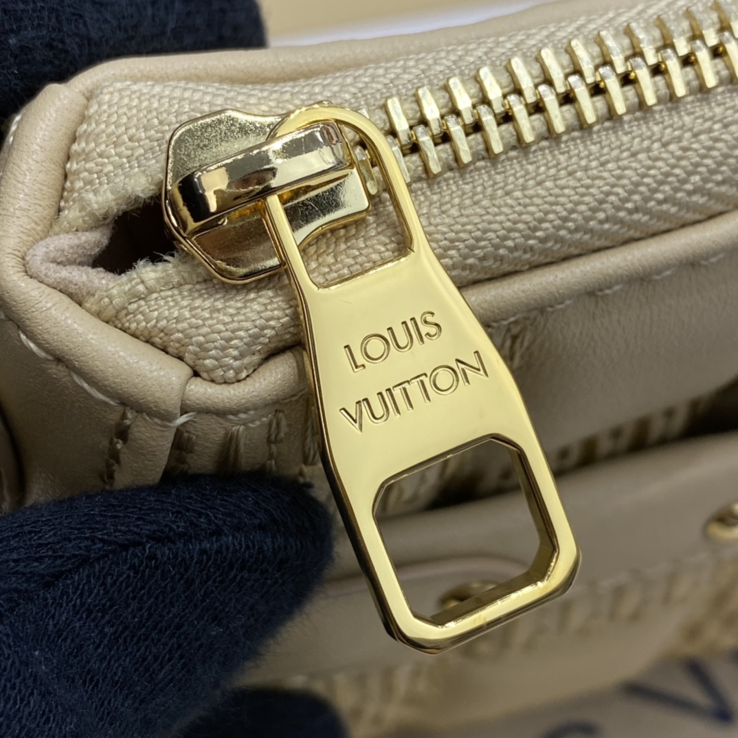 Louis Vuitton POCHETTE TROCA Shoulder Bag M59048 Beige